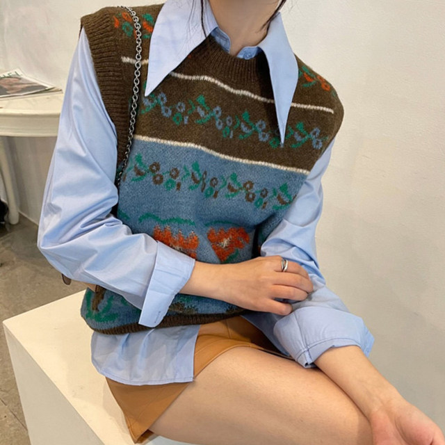 Korean chic age-reducing retro haze blue pointed collar long-sleeved shirt + jacquard waistcoat knitted vest vest women