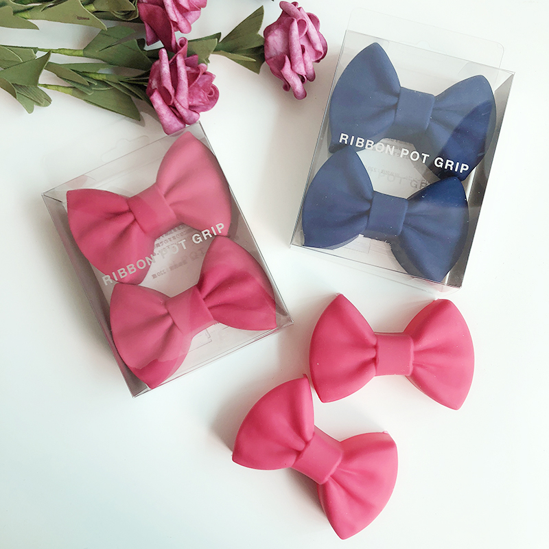 2 microwave oven gloves bow bow bow creative high temperature oven silicone insulation anti - hot ear kitchen tool