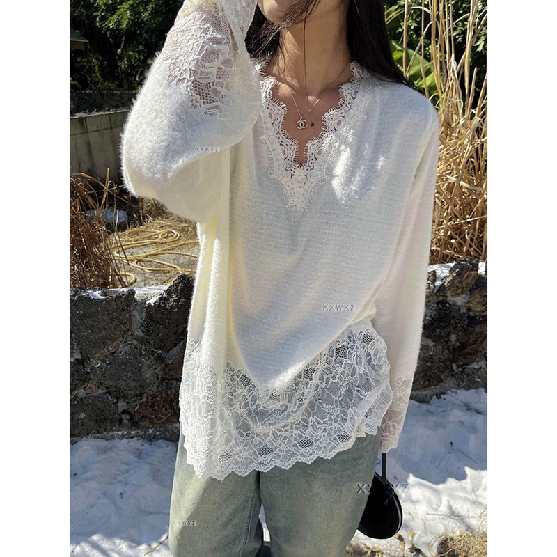 Korean Dongdaemun Spring New Layered Inner Wear Elegant Lace Splicing Korean Style Base Shirt Crochet French Top Korean Dongdaemun Spring New Layered Inner Wear Elegant Lace Splicing Korean Style Base Shirt Crochet French Top