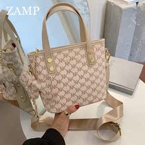 French ZAMP special cabinet womens bag online red texture small bag fashion hand sloped satchel bag foreign air 100 lap bucket bag