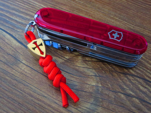 Brass knife pendant Swiss army knife knife pendant Umbrella rope Handmade DIY knife pendant Crusader shield knife pendant