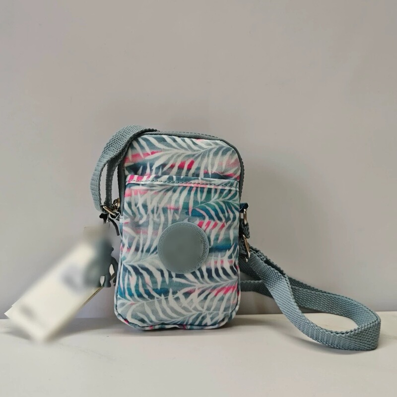 Mr. Yang Recommends the Classic and Popular Women's Mini Bag, a Fashionable and Lightweight Crossbody Bag and Phone Bag 1079