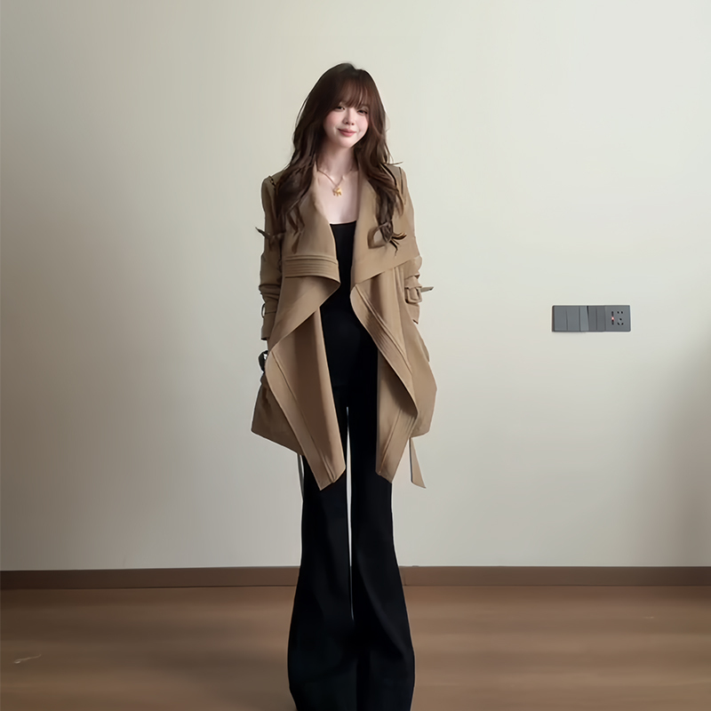 Autumn New Vintage Style Short Trench Coat with Large Lapel and Tie, Women's Slim-Fit Commuter Jacket Autumn New Vintage Style Short Trench Coat with Large Lapel and Tie, Women's Slim-Fit Commuter Jacket