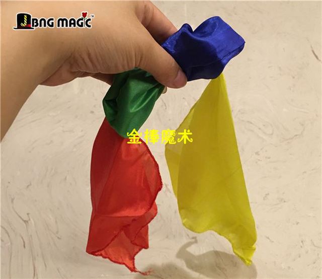 Đồ dùng ma thuật Chiếc khăn bốn màu Chiếc khăn lụa có dễ học Đạo cụ ma thuật Đồ chơi ma thuật Bàn sân khấu? - Sản phẩm Đảng / Magic / Hiệu suất