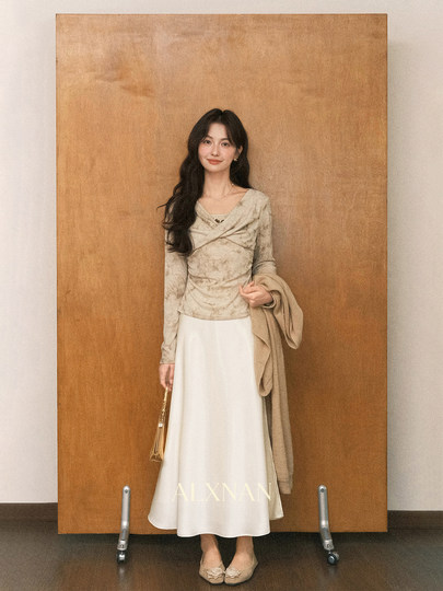 鹿向南「月光染」杏色法式半身裙女秋冬缎面半裙气质拼接蕾丝裙子