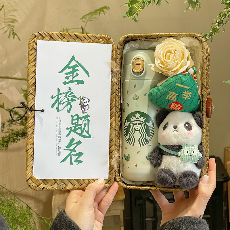 Bear-Themed Gift Box for High School and College Entrance Exams, a Meaningful Gift for Adults, Inspirational Encouragement for 18-Year-Old Boys and Girls Bear-Themed Gift Box for High School and College Entrance Exams, a Meaningful Gift for Adults, Inspirational Encouragement for 18-Year-Old Boys and Girls