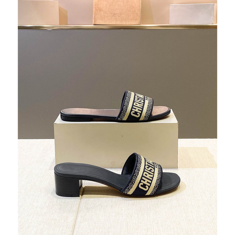 Matching Slippers for Women, Flat Summer Slippers with Embroidered Letters, Chunky Heel, Single Strap, Genuine Leather Beach Sandals for Women, Suitable for Outdoor Wear