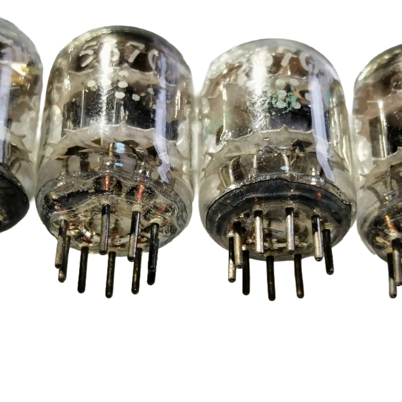 大幅割引！緑色の文字と黒色のスクリーンを備えたGE 5670真空管を2個1組で販売します。お一人様1組までとさせていただきます。