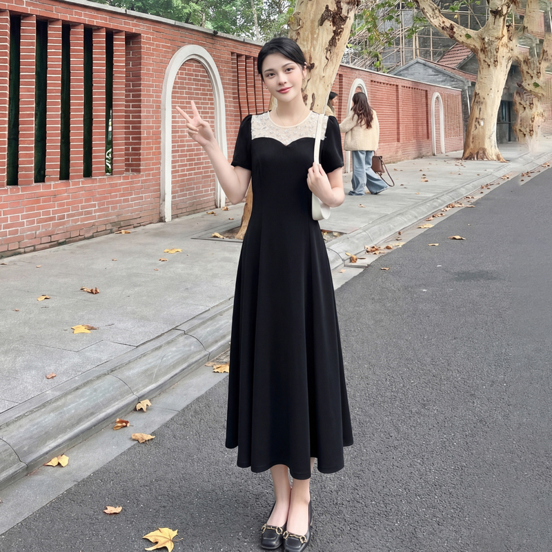 Black Dress for Women 2026 Summer New French Style Long Dress with Lace Splicing, Round Neck, Waist-Cinching, Slimming, Elegant, and Flared Skirt