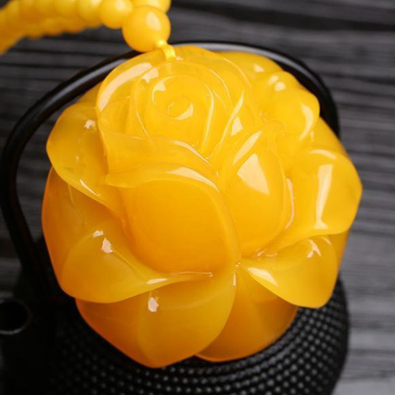Natural Raw Amber Chicken Oil Yellow Beeswax Rose Flower Pendant with No Cracks, Paired with a Hand-Woven Cord, Looks Great When Worn