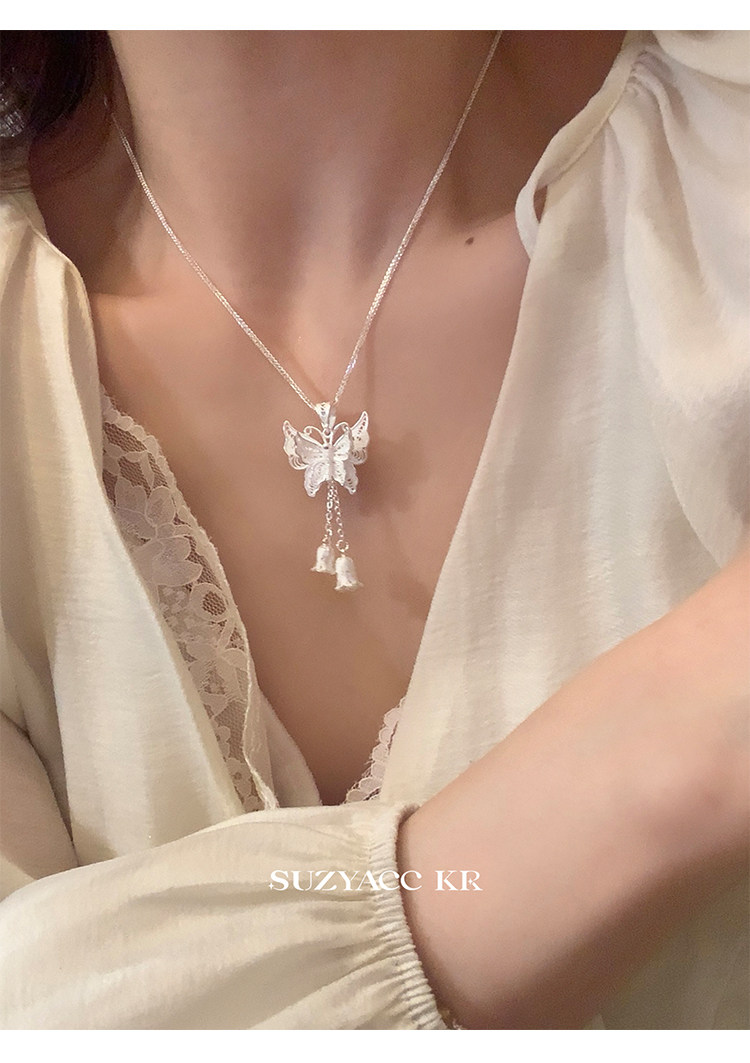 Серебряное ожерелье suzyacc kr纯银铃兰吊坠蝴蝶项链轻奢小众高级感锁骨链2024新款