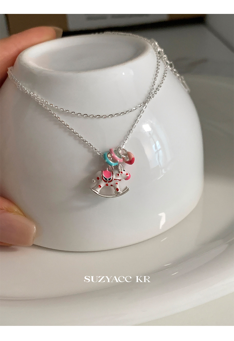 Серебряное ожерелье suzyacc kr纯银滴釉彩色木马吊坠项链百搭高级感轻奢小众锁骨链女