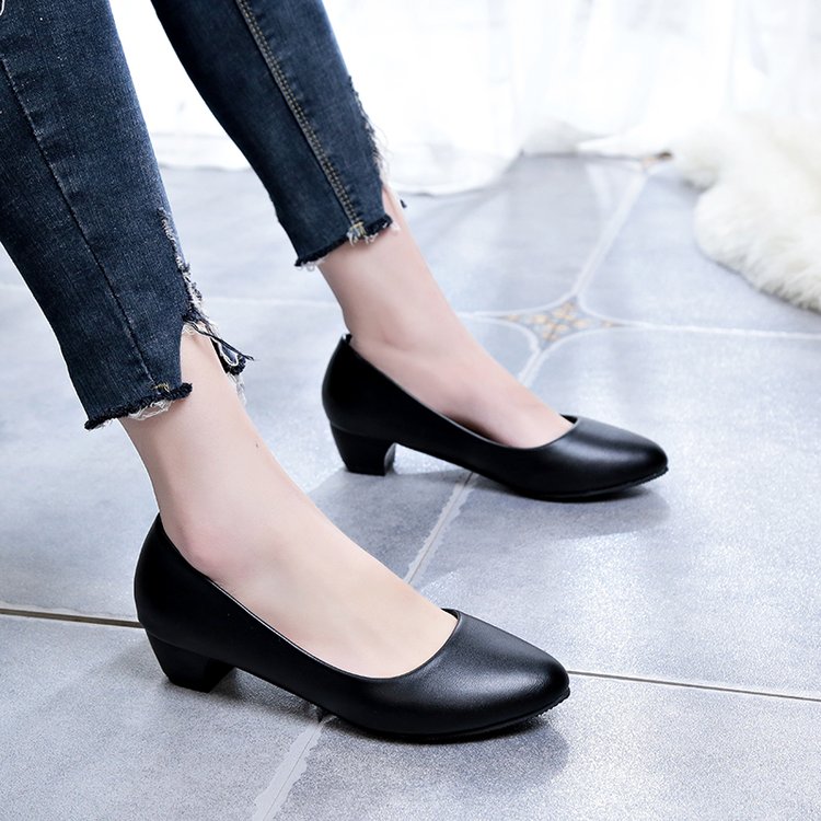 Comfortable soft leather work shoes women's black low-heeled low-heeled leather shoes mid-heel professional low-heeled workwear women's shoes non-slip scoop shoes