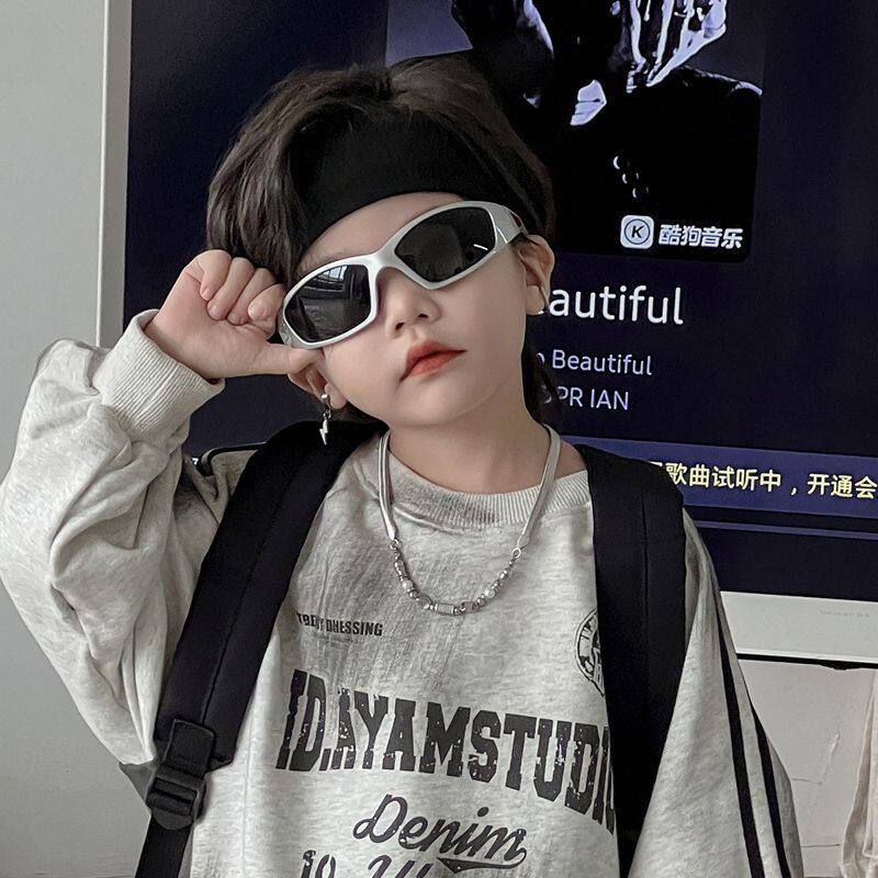 儿童墨镜潮酷男童骑行眼镜时尚街拍模特走秀防晒防紫外线宝宝眼镜 — 2