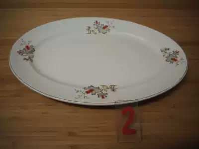 (Moving sale)Old object porcelain dinner plate Oval flower plate Bottom whitebait CHINA