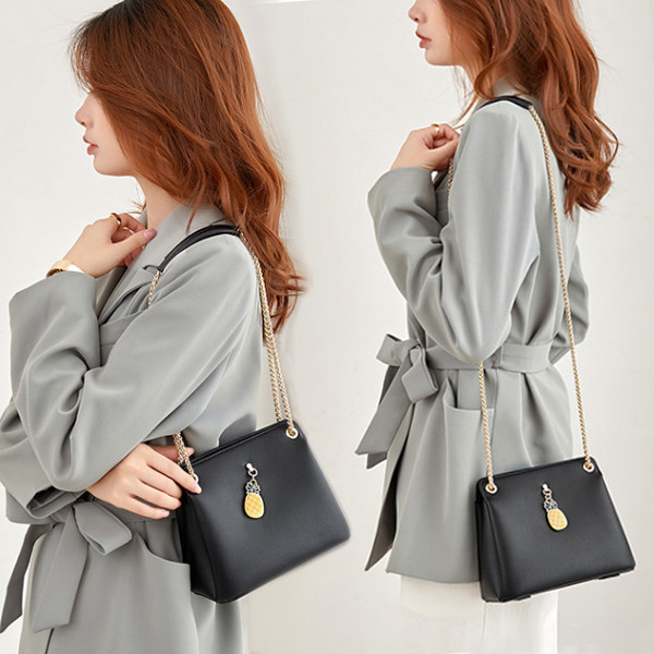 Boarder net red armband bags women 2022 new fashion 100 lap single shoulder dual-use bag chain inclined satchel small square bag