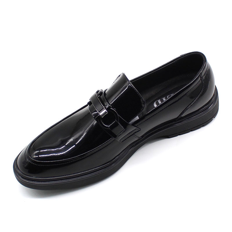 Europe station 2022 spring autumn new leather men's shoes bright color lacquered leather casual leather shoes 100 lap accessories Trendy Thick Bottom Shoes