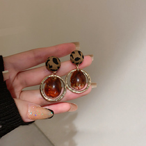 Autumn and winter New Korean personality BAO WEN metal ring drop earrings female niche senior sense Net red earrings earrings