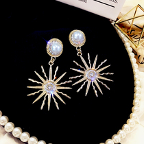 Temperament Retro Great Sun Flowers Earrings European And European Personality Lukewarm Wind Long Earrings Net Red Trampoline Ears