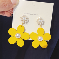 Korean Temperament Summer Long Wood Large Flower Ear Nail Personality Sen Pearl Daisy Earrings Earrings Trinket Female
