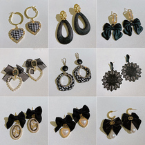 Autumn and winter 925 silver pin niche design sense geometric black earrings female ins cold wind bow stud earrings