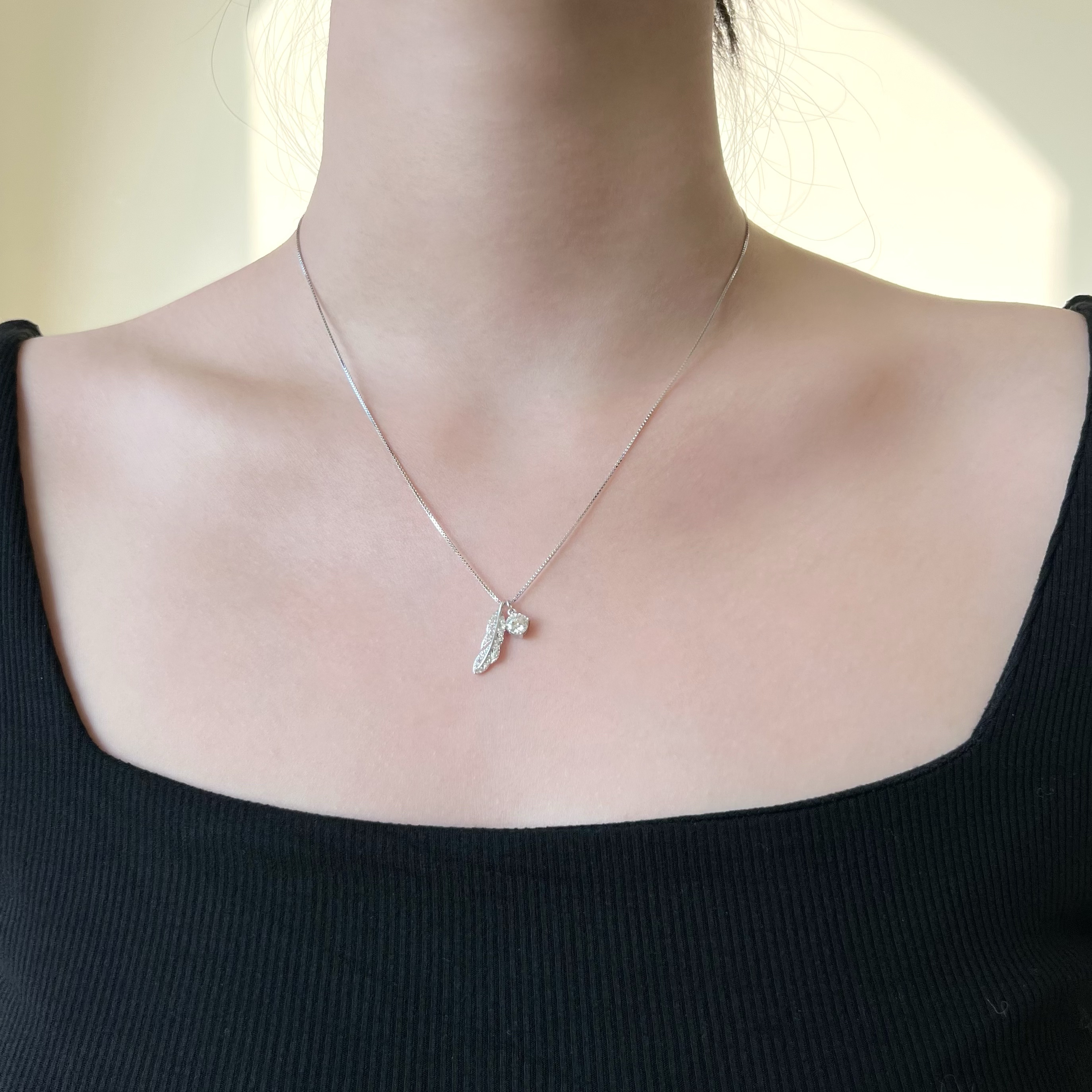 Xu Xu 四連 秦車羽 S925 シルバー モアッサナイト ダイヤモンドネックレス 女性用 高級 愛と深宇宙 鎖骨チェーン ギフト 高級