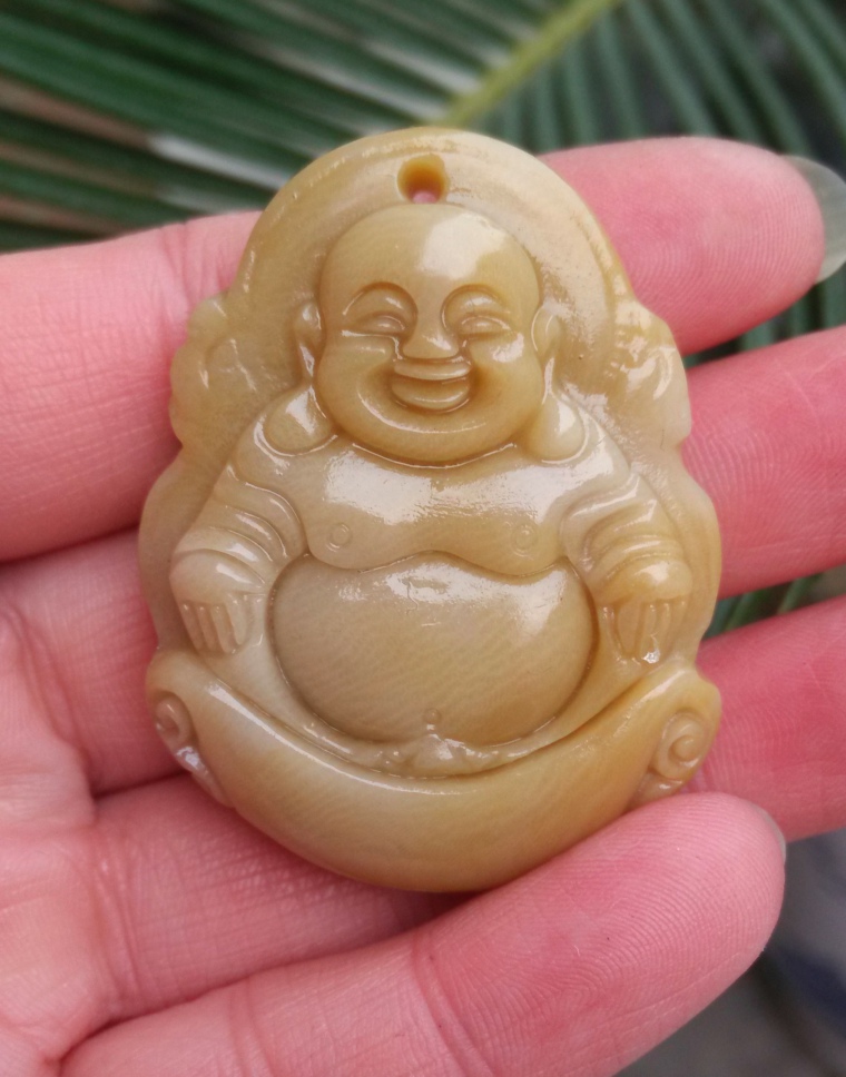 Ningqiang coral jade yellow white as a Mailfo fingerprint carved pendant necklace fossil crack treatment