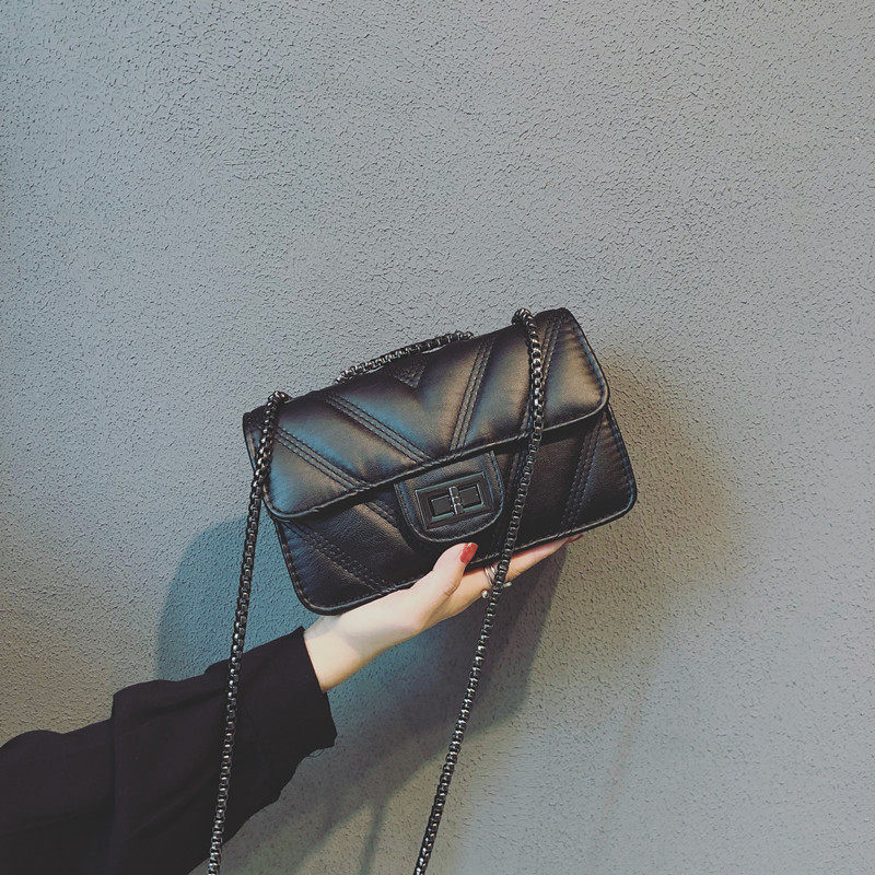 Trendy brand women's bag 2023 new small square bag Korean version all-match single shoulder Messenger small bag black lock diamond chain bag