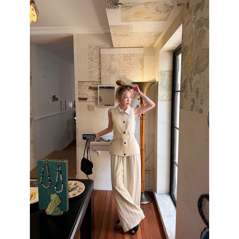 Lin Chuyi's Designer Linen Sleeveless Vest for Women, Summer Old Money Style, Waist-Cinching Tie Shirt, Elegant Top