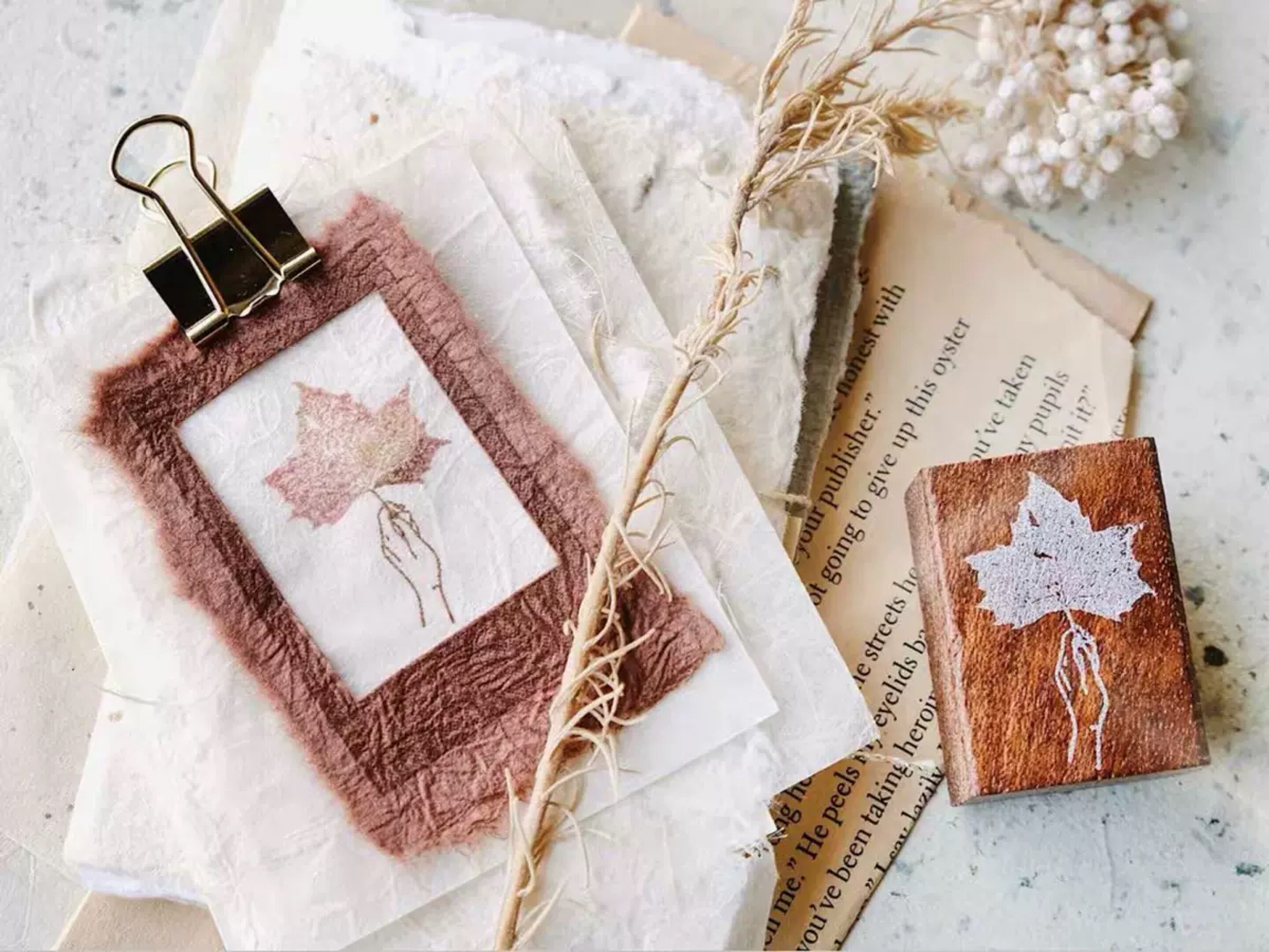 (Xiao Lin a few) The spot Malaysia jieyanów works with a handy maple leaf wood seal