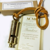 Британский громовый медный свисток мемориальный свисток свисток висят ювелирные ювелирные украшения.