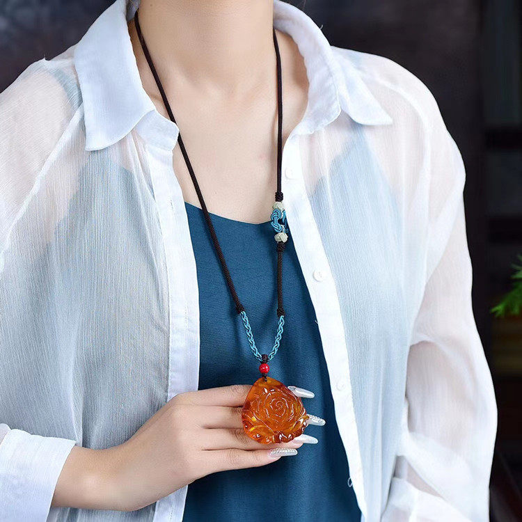 Honey Wax Pendant Peony rose Amber Chicken Oil Yellow Virgin Stone Yellow Honey Blood Per woman Fur Coat Chain Natural
