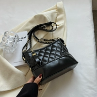 Черный, большой