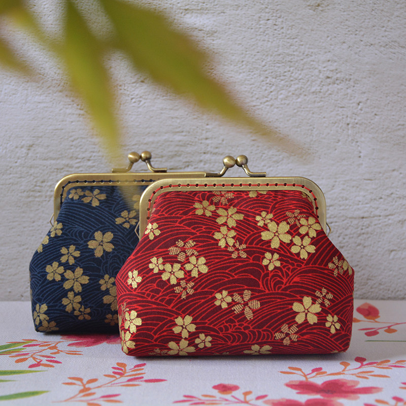 Lingnan handmade and wind sea wave mouth gold bag small coin purse 10cm card bag lipstick bag storage bag clutch bag