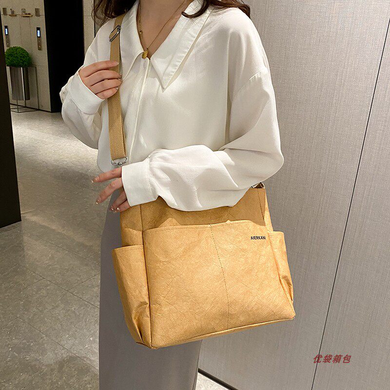 Large-Capacity Washed Tyvek Tote Bag, Custom Logo Canvas-Style Shoulder Bag for Commuting - Thumbnail 4