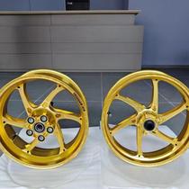 Kawasaki ZX-6R Italian OZ forged wheels in titanium gold color ready for use with Evo carbon fiber crankset