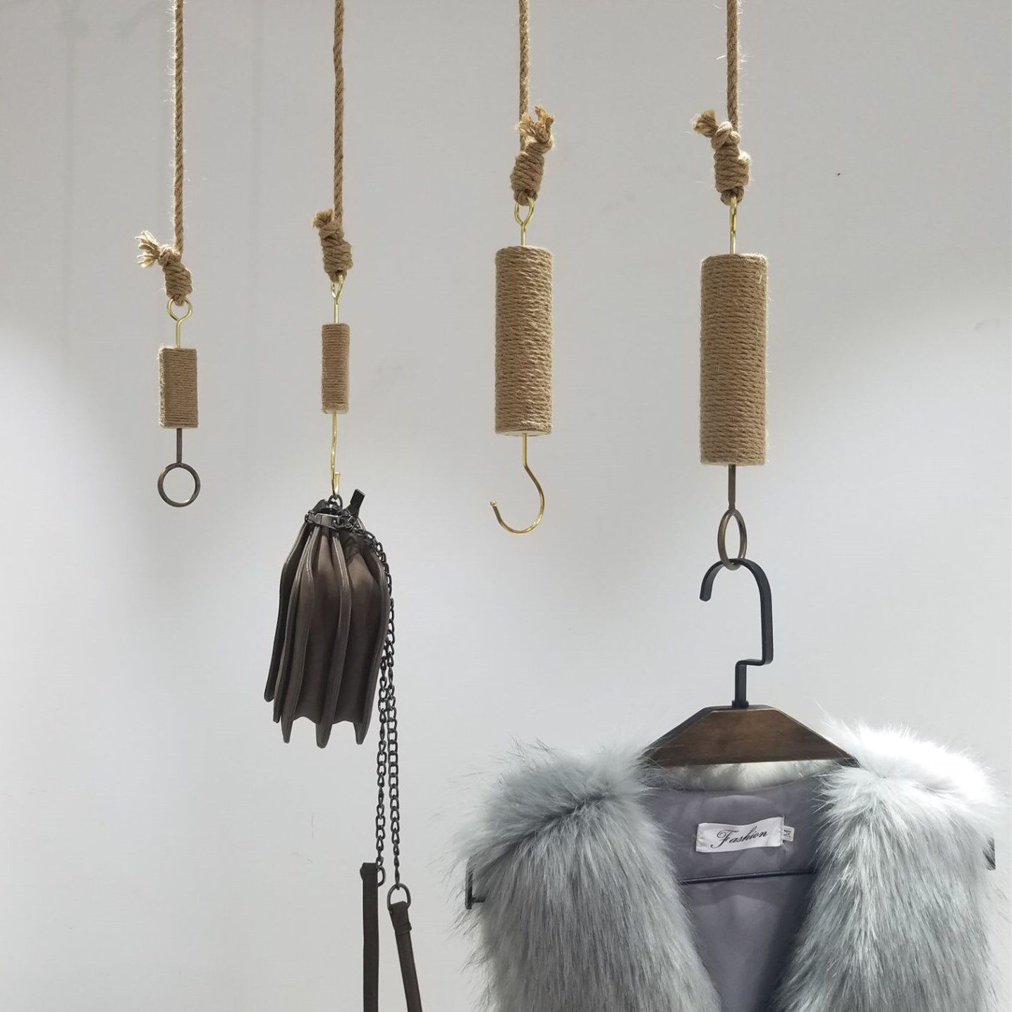 Clothing hanger Clothing store hangs hanging hanging hanging hanging hanging hook hanging ring hanging hanging clothes chain