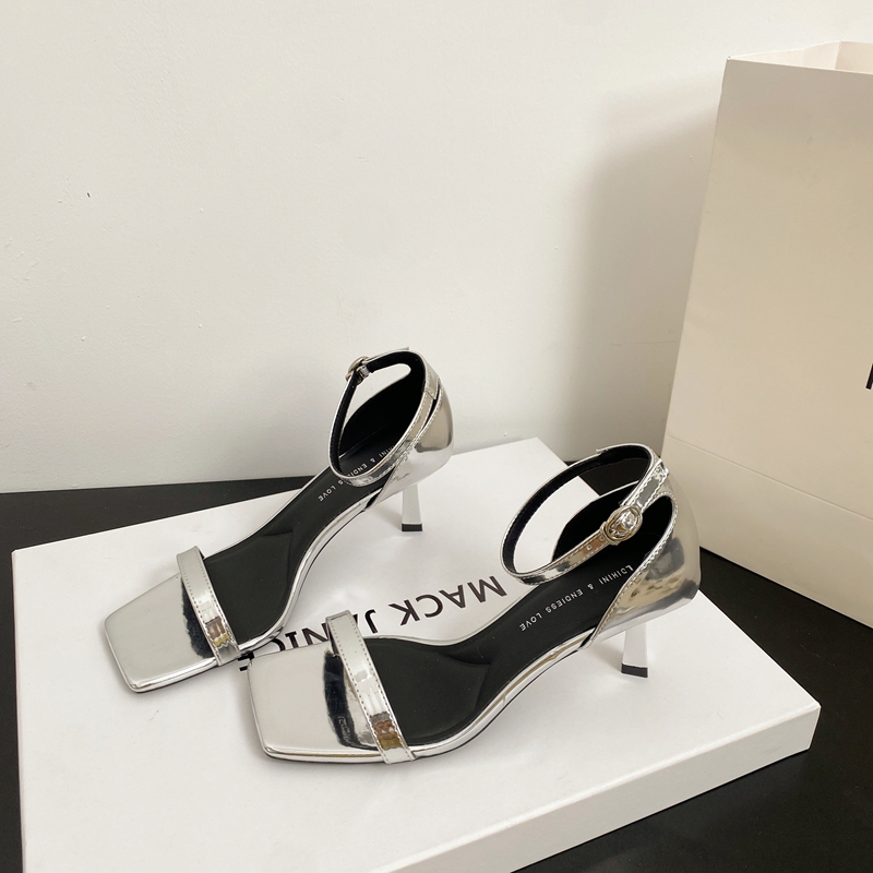 Patent Leather Stiletto Mid-Heel Open-Toe Sandals 2026 Summer French Style Closed Heel Sexy Elegant Red Ankle Strap High Heels