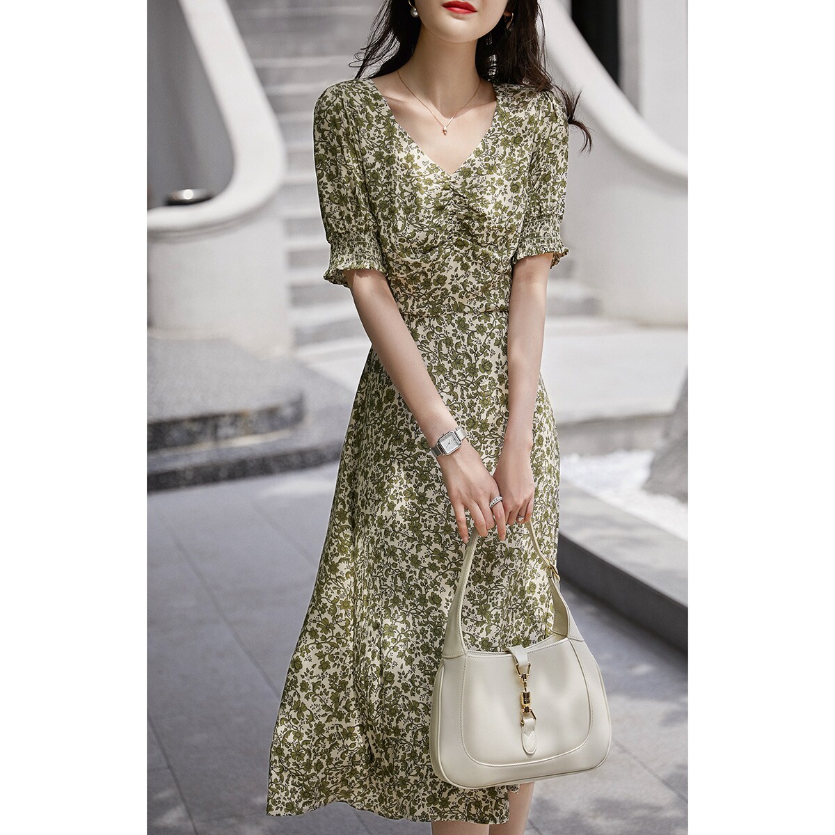 RAGR Summer Dance V-neck slim waist shirred floral short-sleeved dress