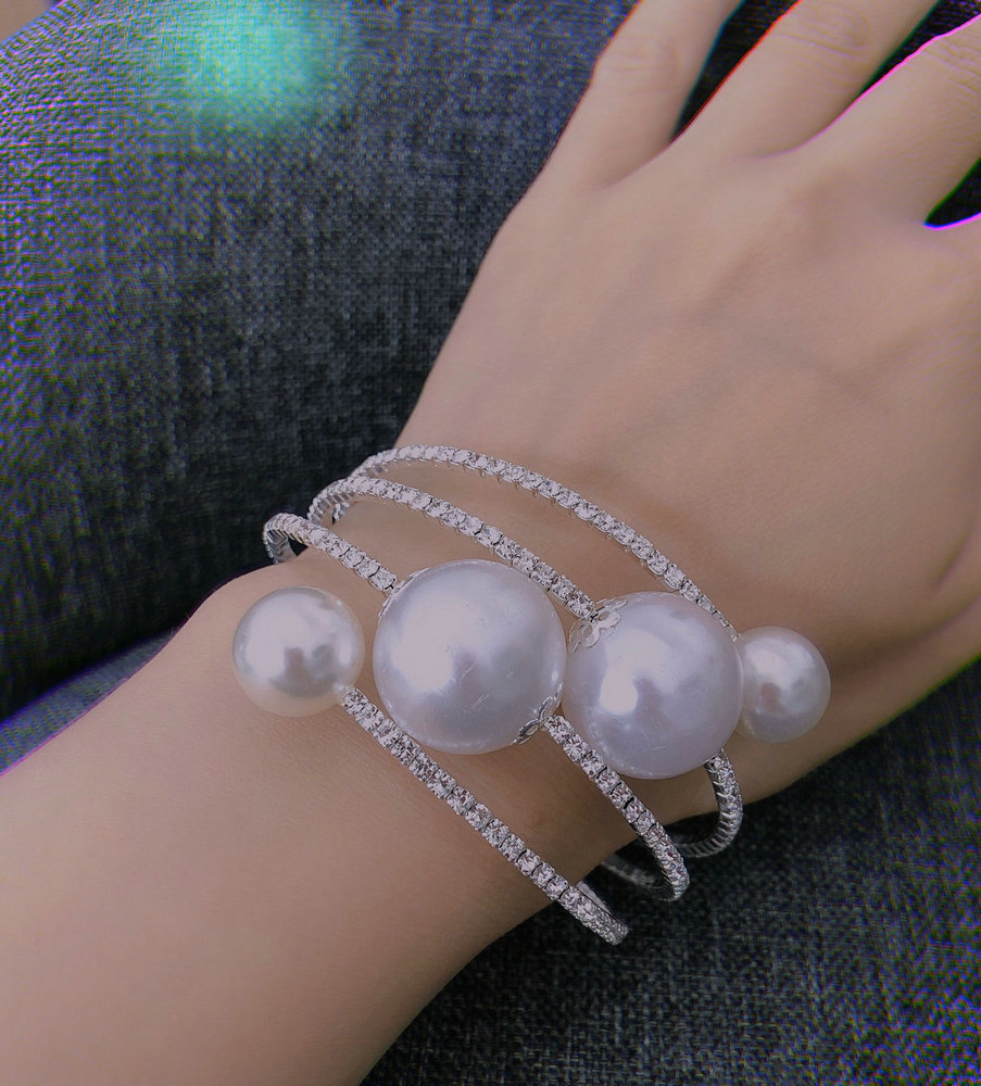 Pearl water drill close to the hand ring Bride Bracelet Dance Wedding Dress photo cuff ornament bracelet