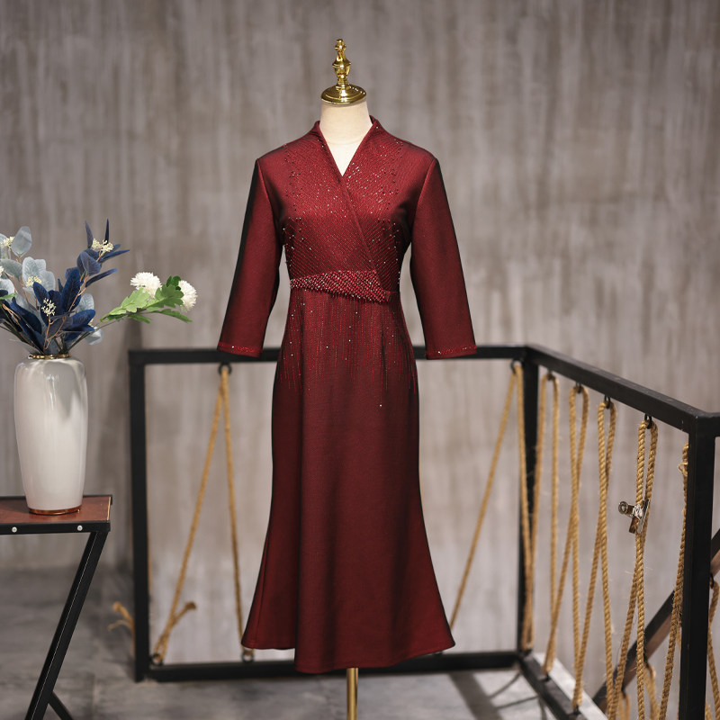 Mu Lan wedding dress long version 2021 new autumn wedding banquet mother dress fish tail V collar elegant noble temperament