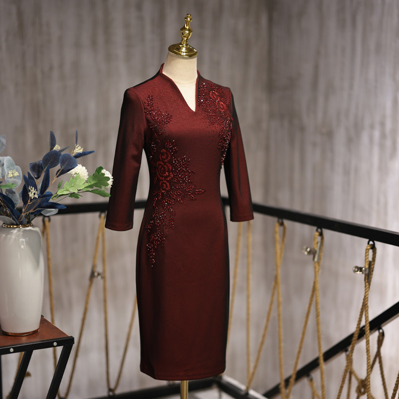 Mulan wedding 2022 Fall happy mother-in-law Little Submom Dress Wedding Banquet Dress Rework Bead Embroidered Wine