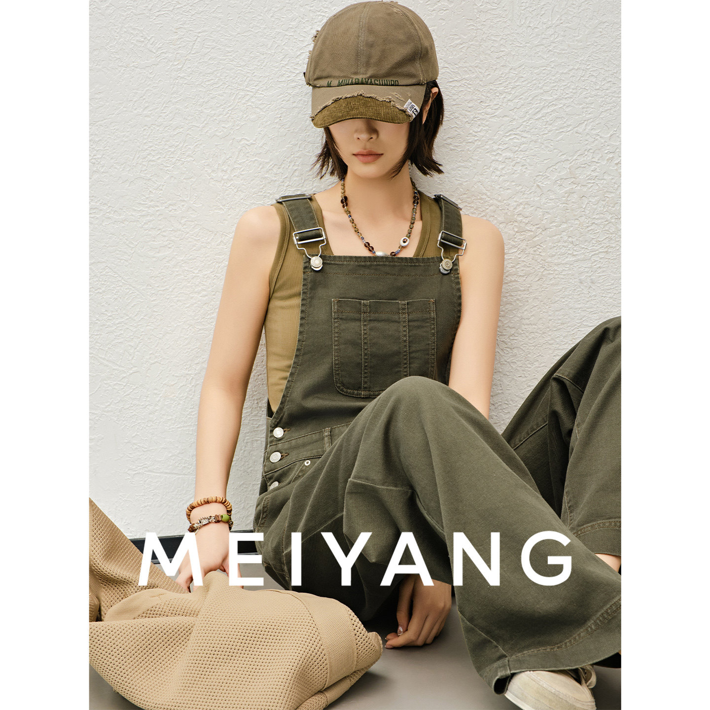 MeiYangのワイルドロードオーバーオール：個性的なワークウェアガールルック - お尻を見せるフェイクツーピースジャンプスーツ - 水曜日