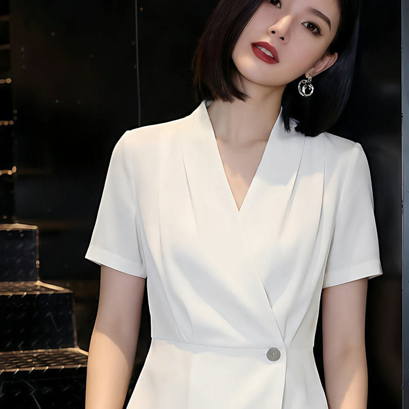 White V-Neck Short-Sleeve Waist-Cinching Shirt for Women, Summer 2026 New Style, Commuter Style, Elegant, Plus-Size, Super Trendy Top, Age-Reducing White V-Neck Short-Sleeve Waist-Cinching Shirt for Women, Summer 2026 New Style, Commuter Style, Elegant, Plus-Size, Super Trendy Top, Age-Reducing