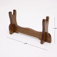 Маленький кронштейн из цельного дерева