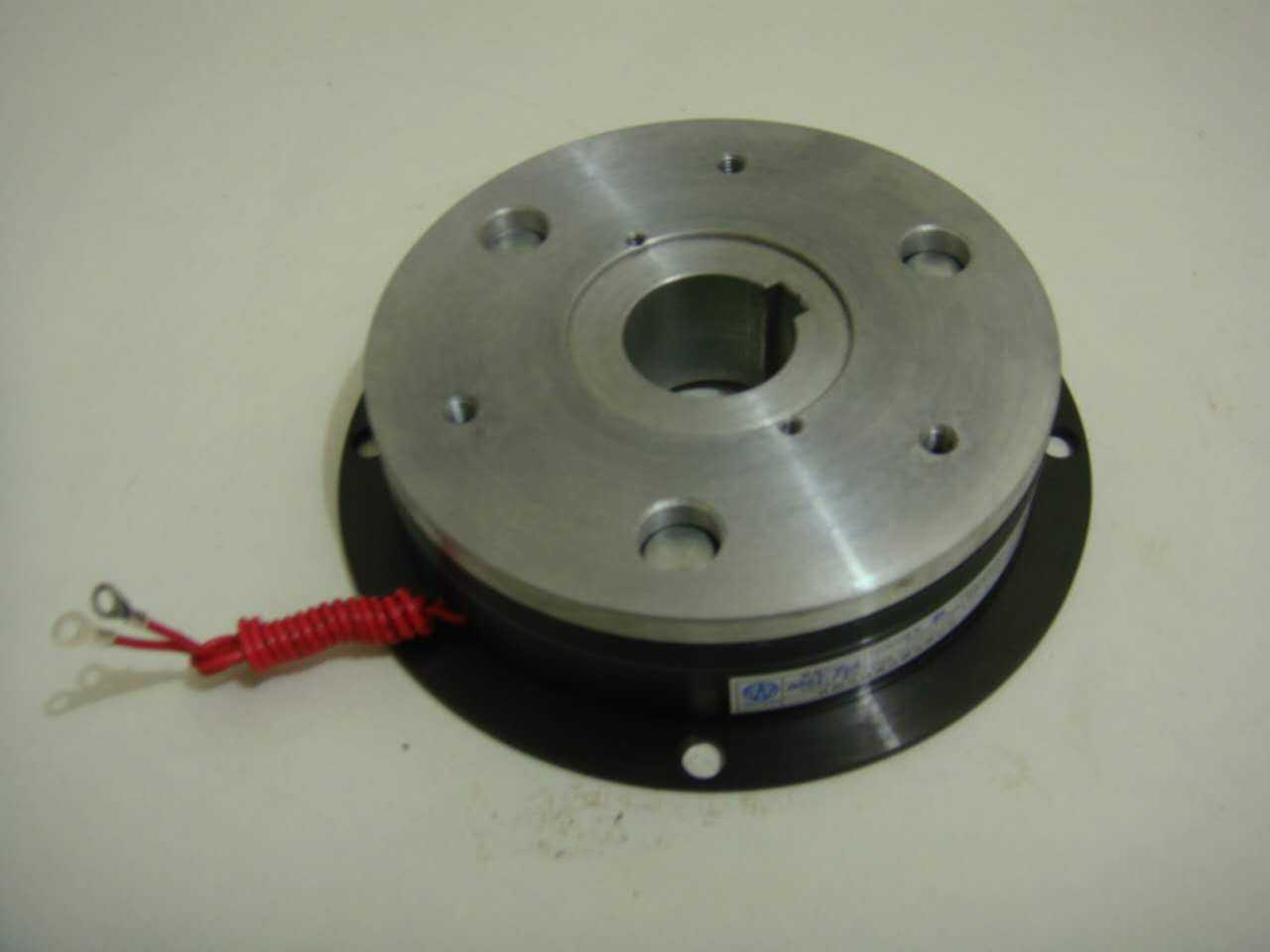 Electromagnetic brake DZD10-4B is a special brake for spinning and warping machines of textile equipment. It is very popular with the inverter.