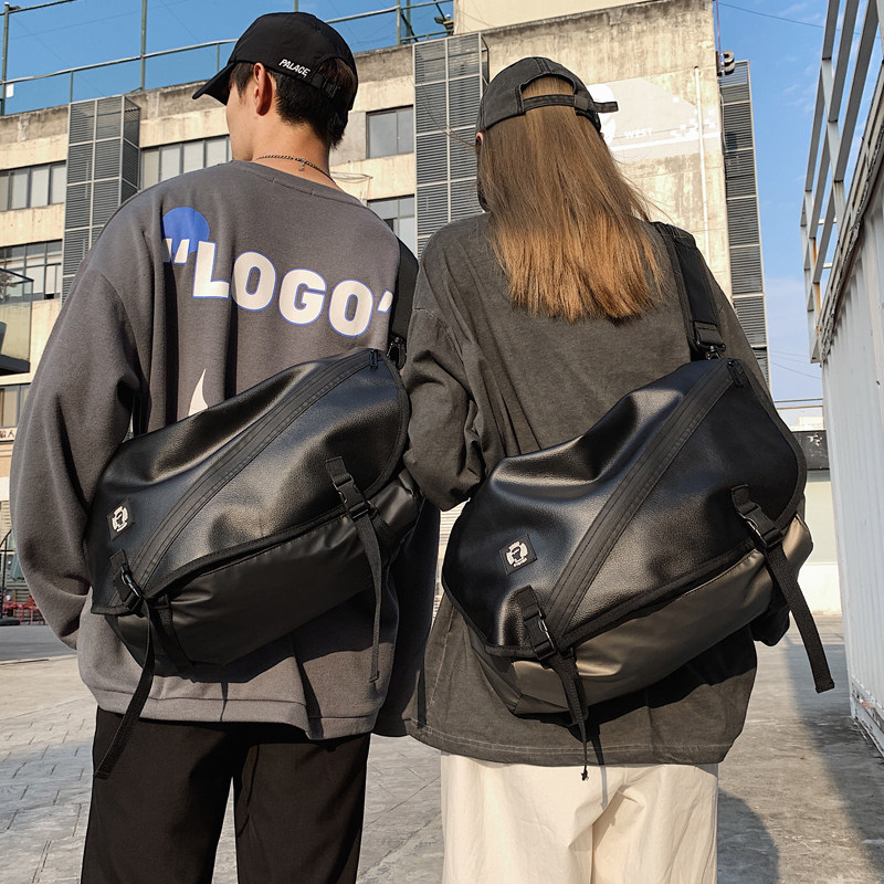 French Small Crowdsatchel Satchel men's large capacity genuine leather retro hominin student satchel machine tool Postpoor chest bag tide