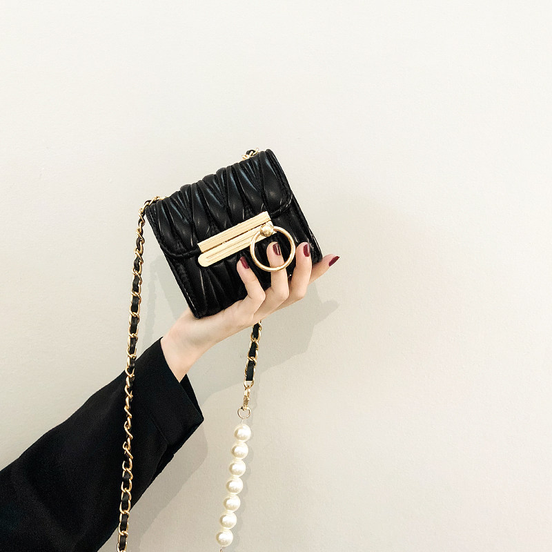 la mode small crowdsourcing design packs women ins single shoulder diagonal satchel mesh red pleated chain mini key bag soft leather