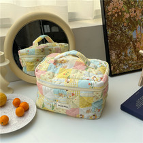 Cosmetic bag womens new portable large capacity girly heart cartoon dot cosmetics storage bag wash bag 2702