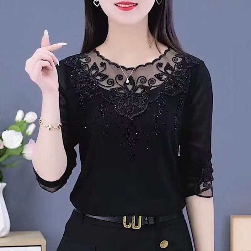 Autumn and Winter Black Mesh V Neck Lace Top Warm Base Layer Shirt for Women 2025 New Style Fashionable Inner Wear Mom's Top